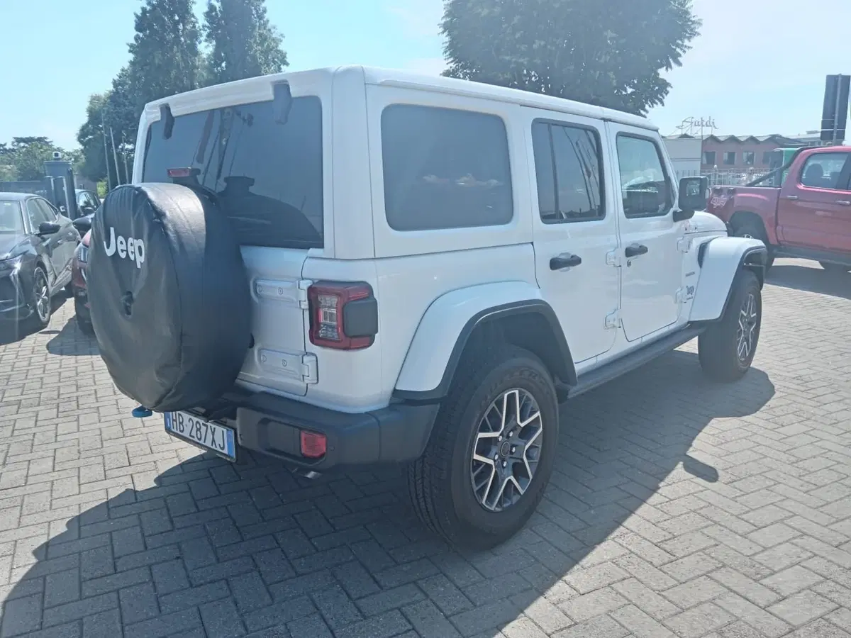 Jeep Wrangler Unlimited nuova a Alessandria (5)
