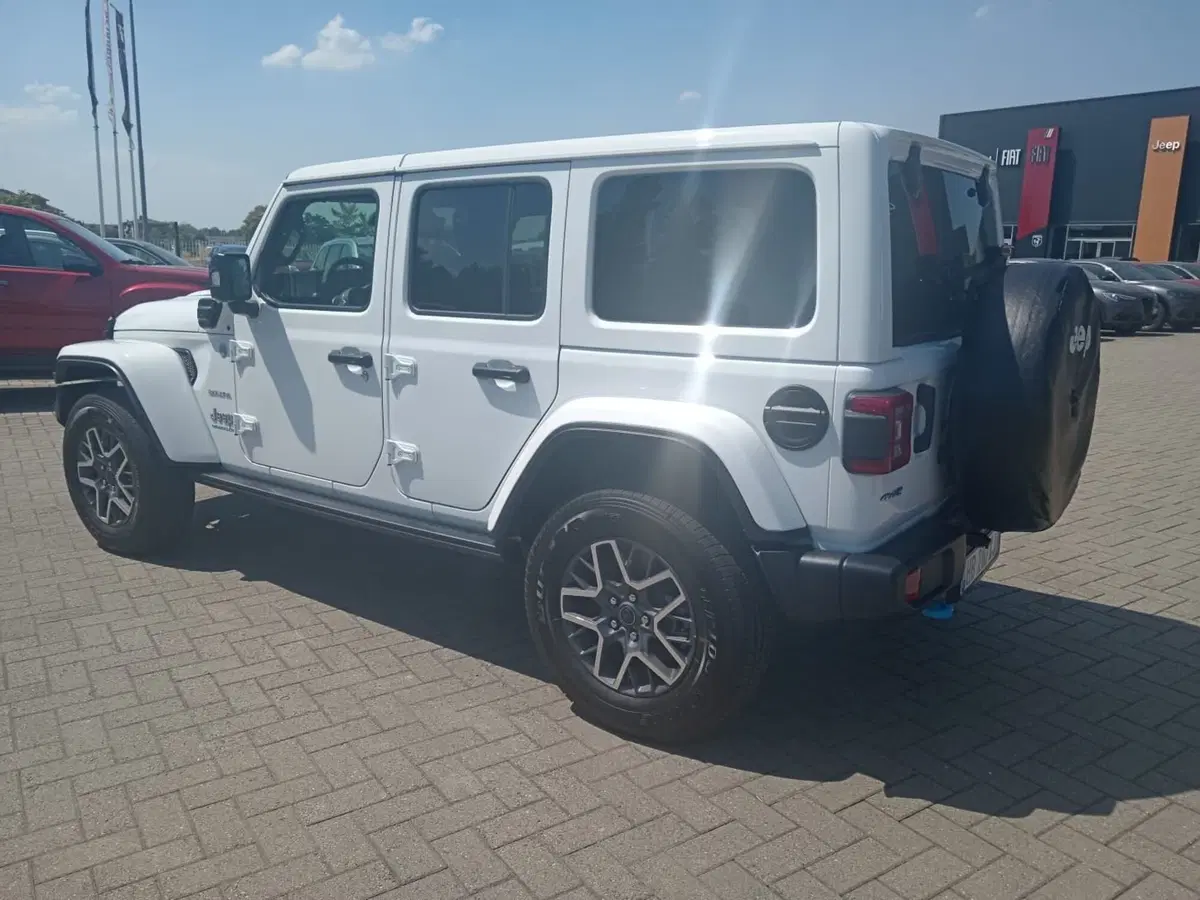 Jeep Wrangler Unlimited nuova a Alessandria (8)