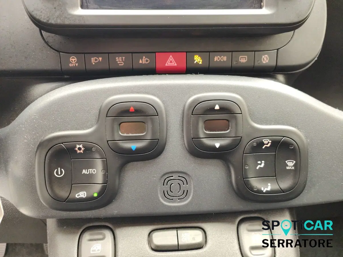 Fiat Panda Cross usata a Como (14)
