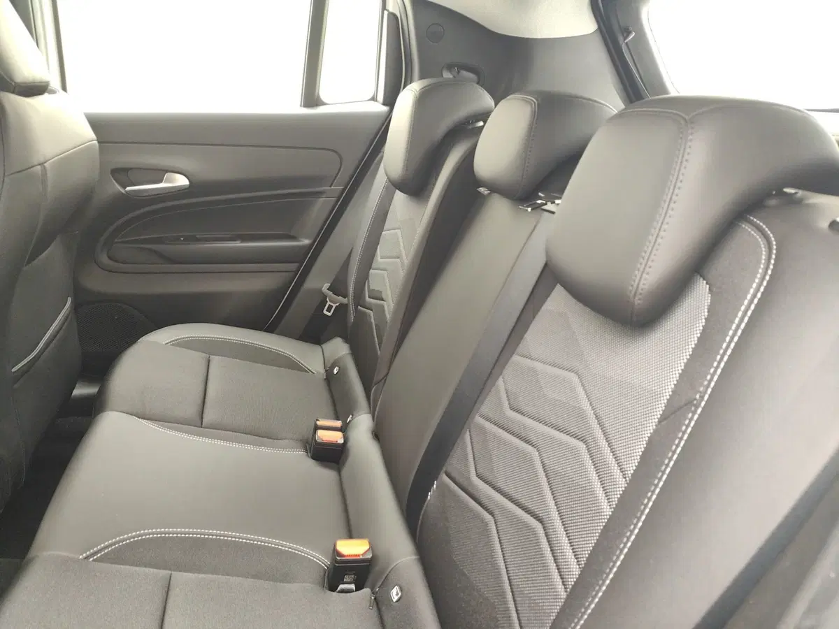 Jeep Avenger nuova a Como (13)