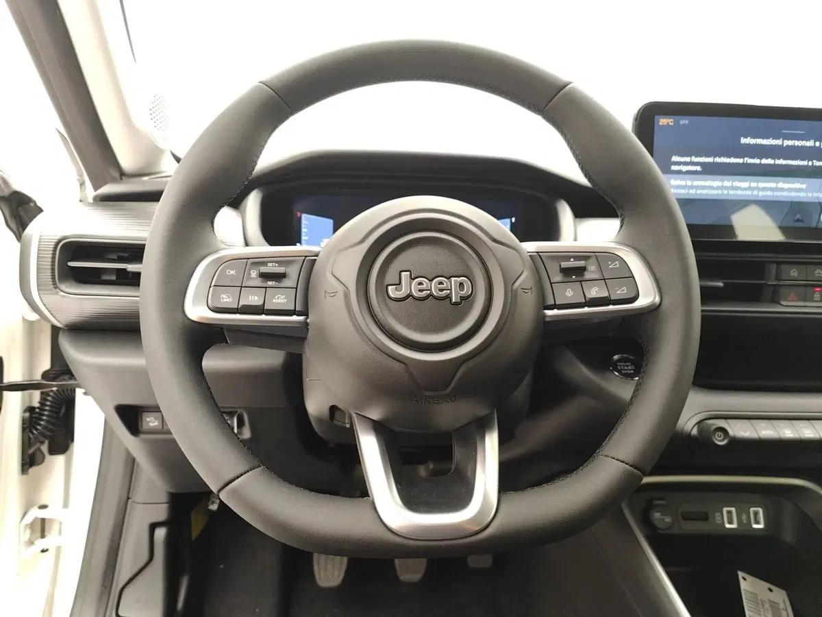 Jeep Avenger nuova a Como (17)
