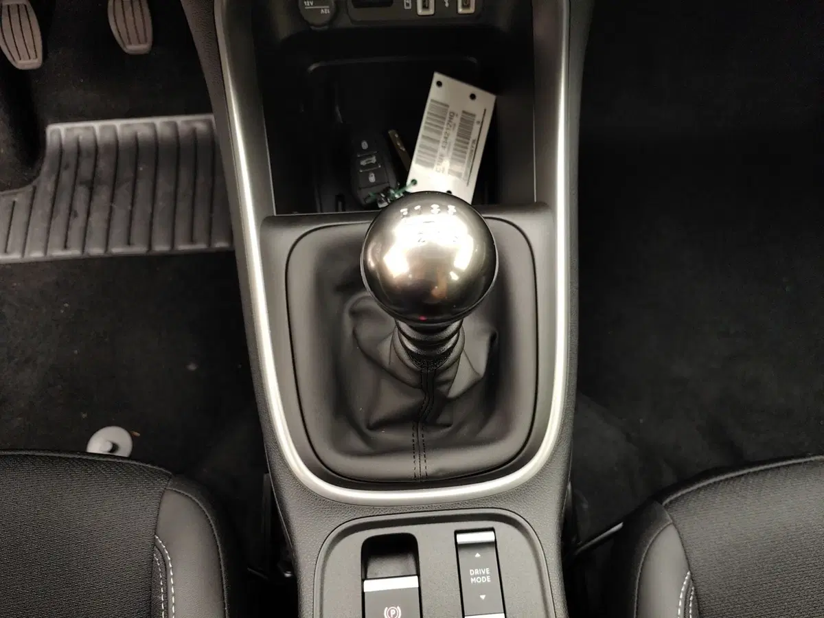 Jeep Avenger nuova a Como (19)