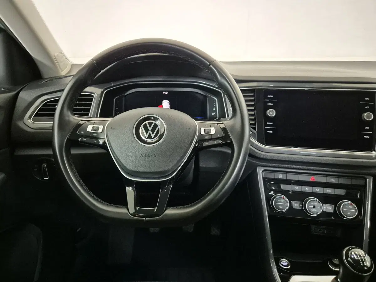 Volkswagen T-Roc usata a Torino (9)