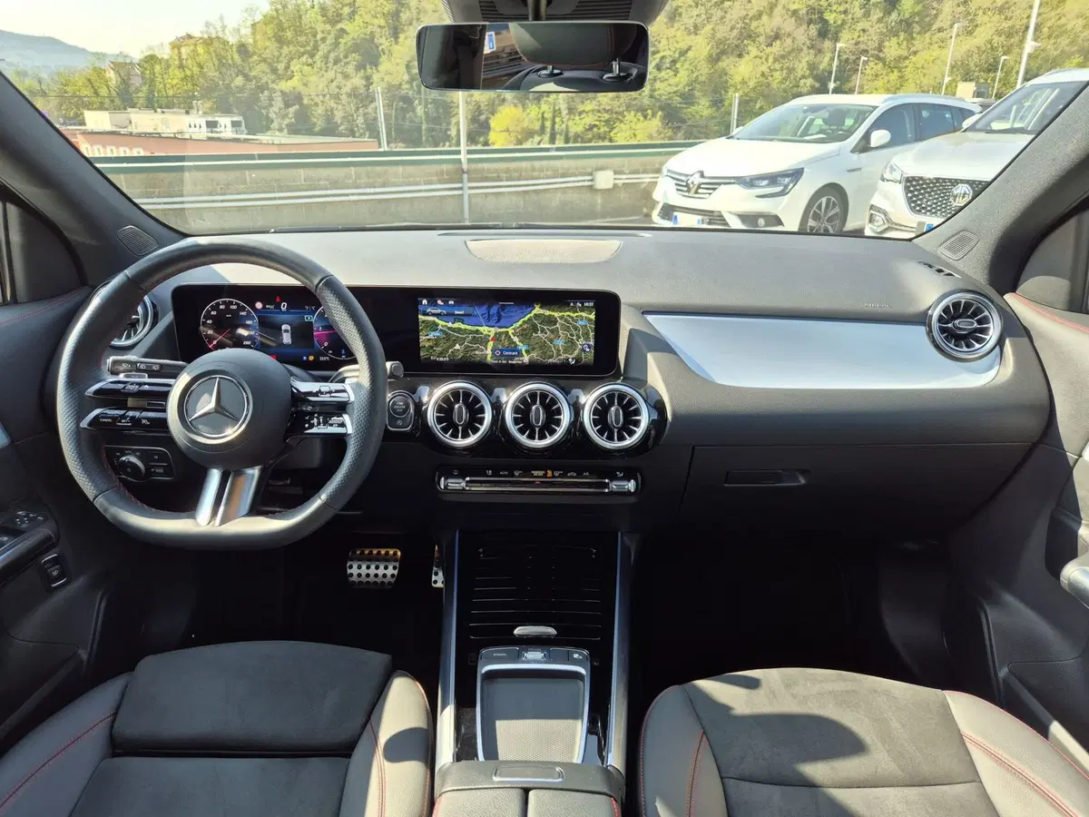Mercedes-Benz GLA SUV usata  (8)