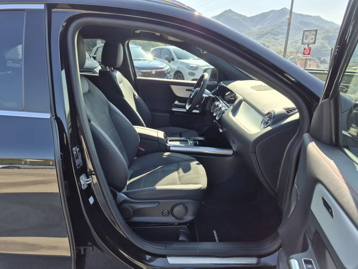 Mercedes-Benz GLA SUV usata  (9)