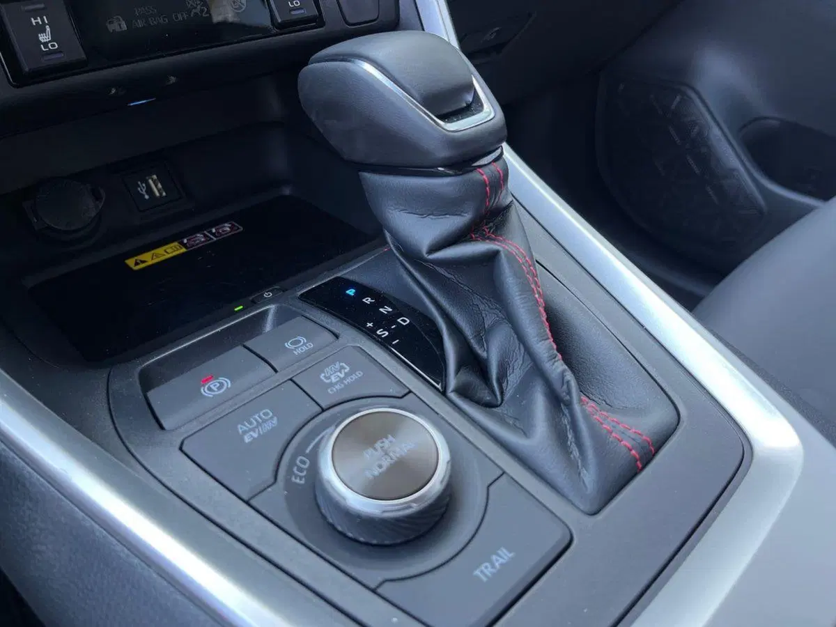 Toyota Rav4 nuova a Ragusa (12)