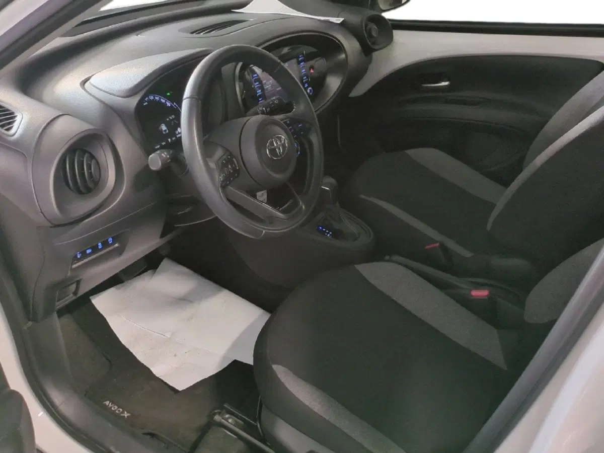 Toyota Aygo X usata a Milano (12)