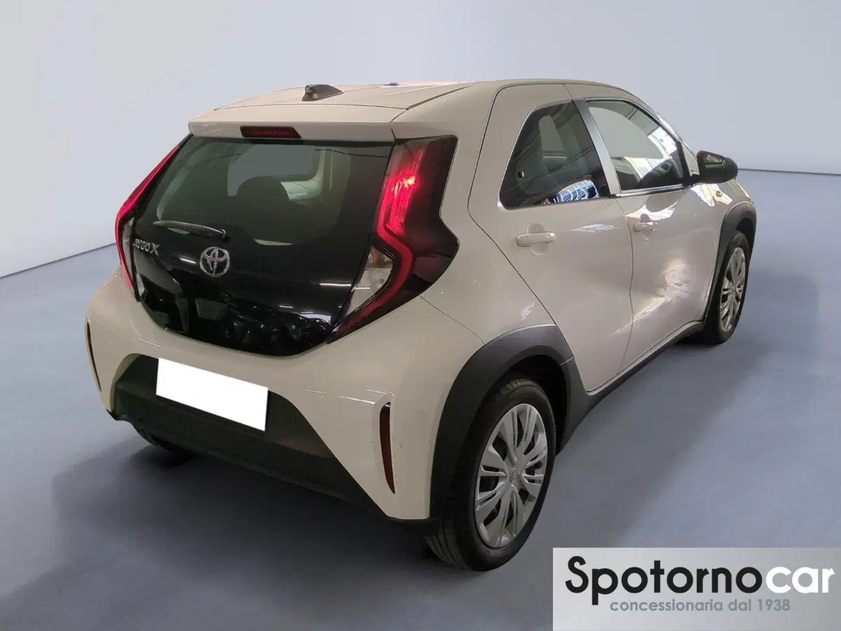 Toyota Aygo X usata a Milano (7)