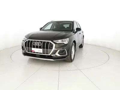Audi Q3 35 2.0 tdi Business Advanced s-tronic del 2025 usata a San Salvo