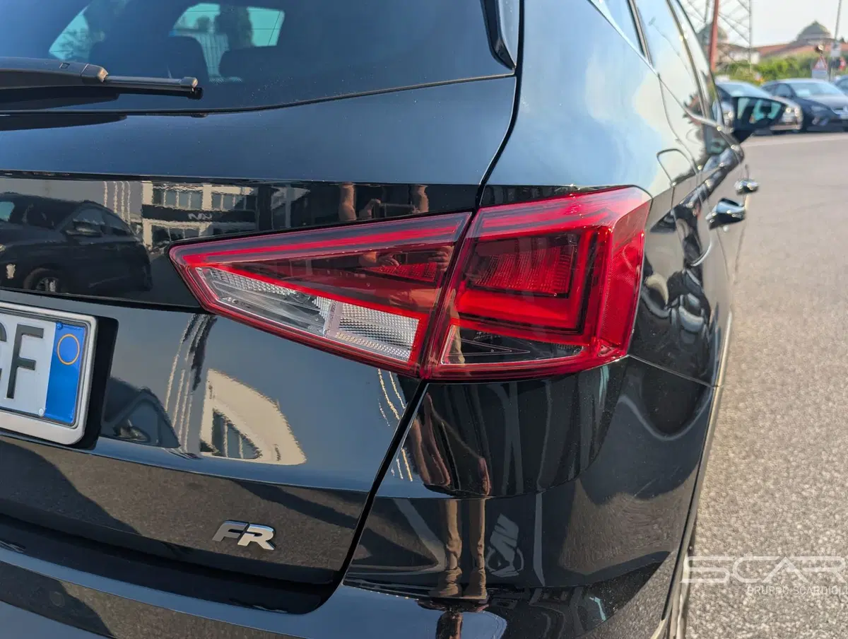 SEAT Arona usata a Livorno (12)