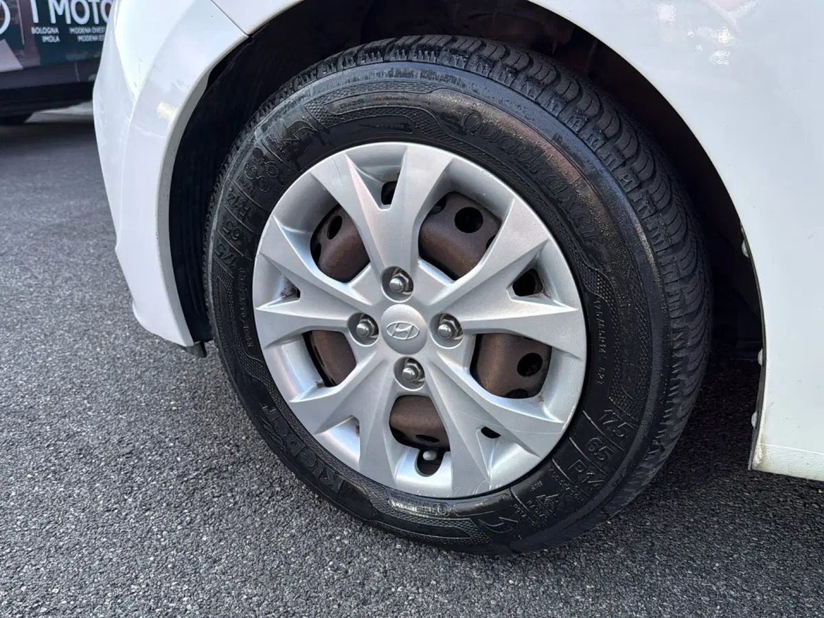 Hyundai i10 usata a Mantova (15)