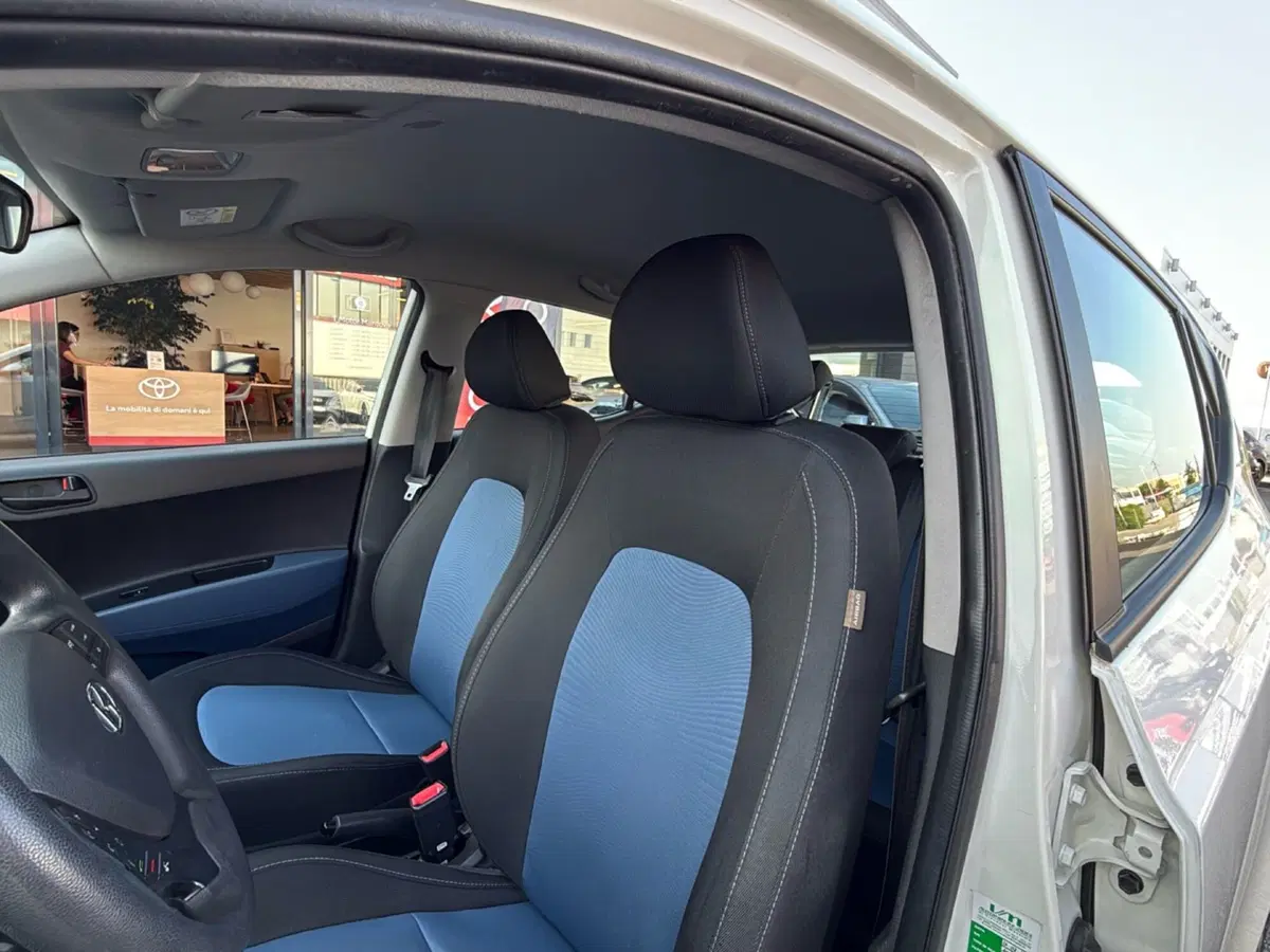 Hyundai i10 usata a Mantova (17)