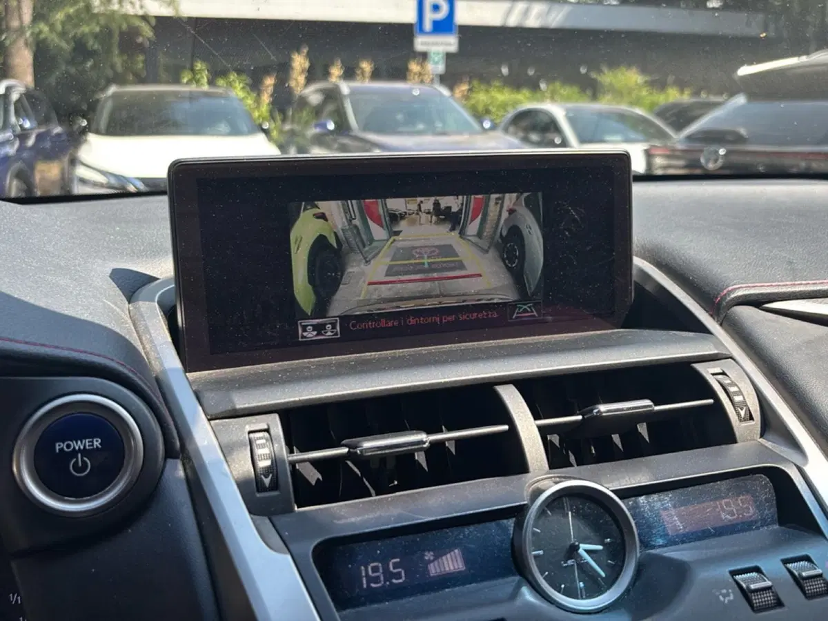 Lexus NX usata a Bologna (17)
