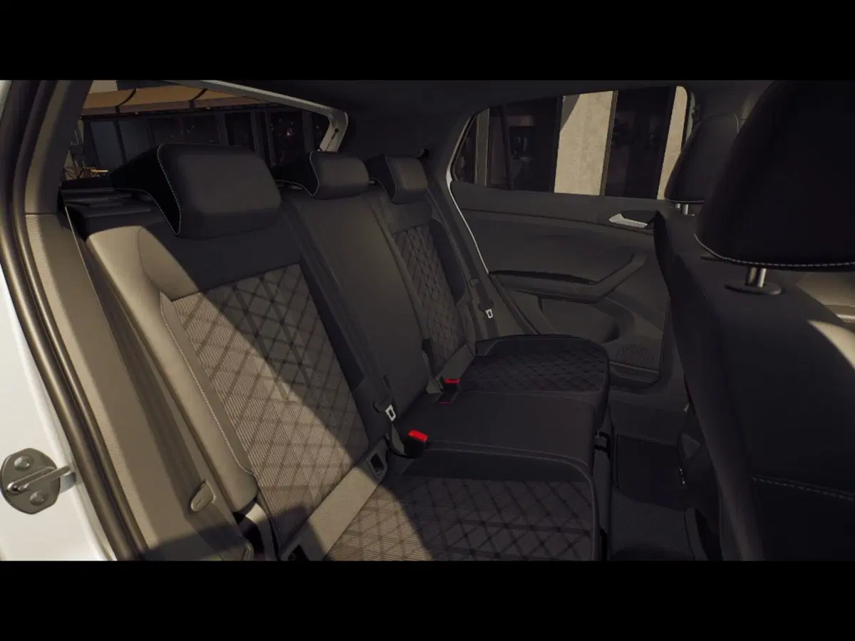 Volkswagen T-Cross nuova a Livorno (9)