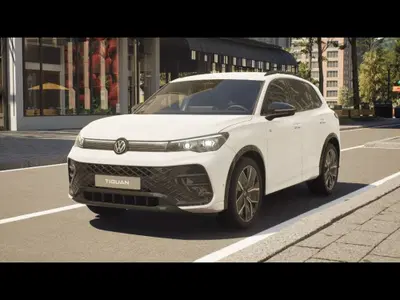 Volkswagen Tiguan 1.5 etsi R-Line 150cv dsg nuova a Cecina