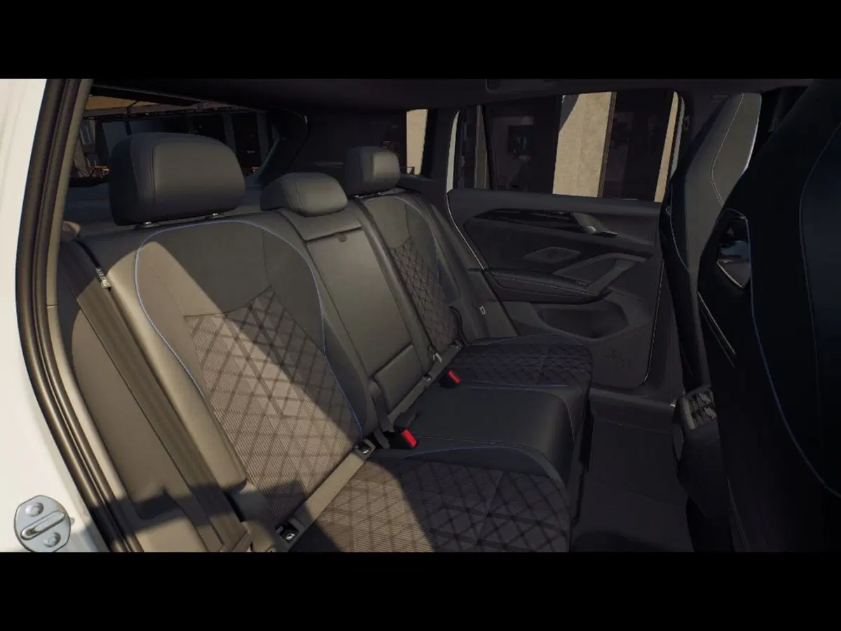 Volkswagen Tiguan nuova a Livorno (9)