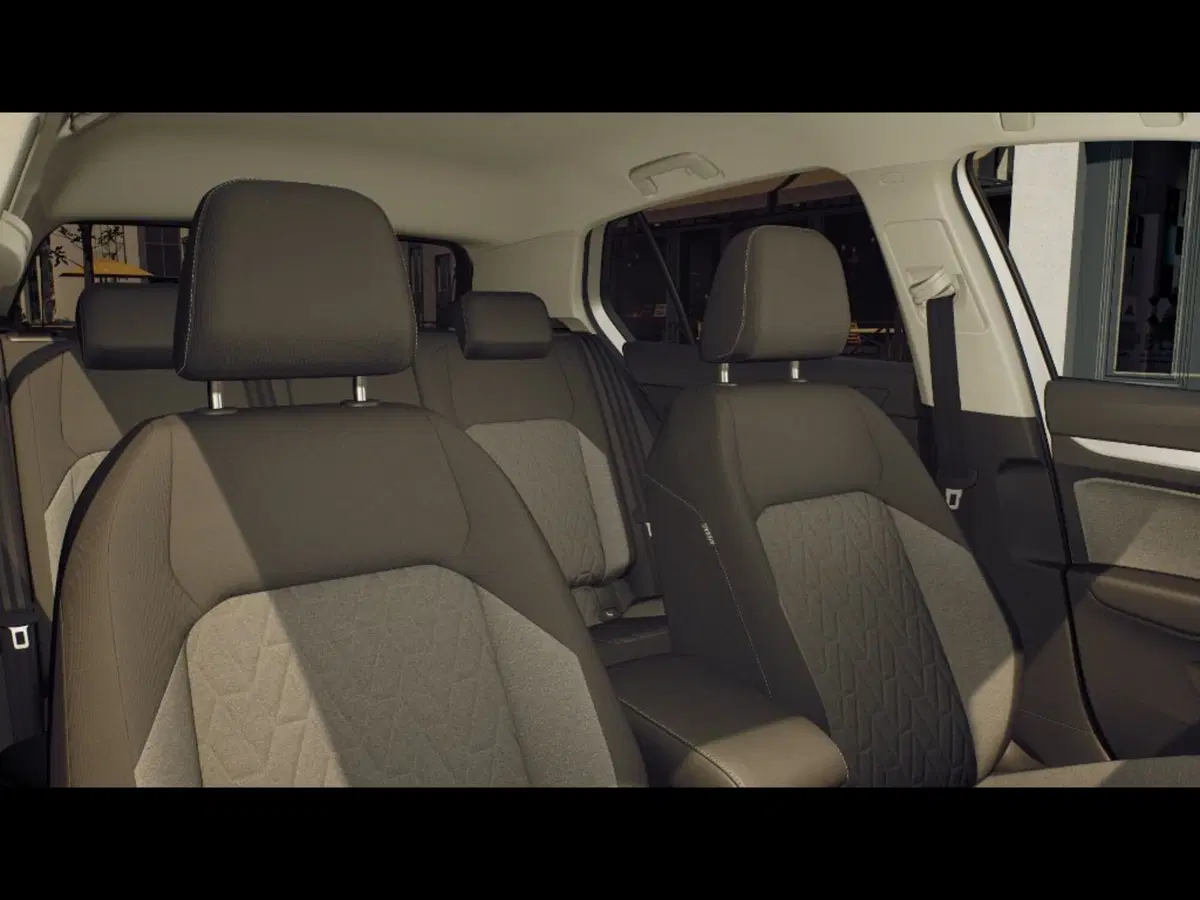 Volkswagen Golf nuova a Livorno (8)