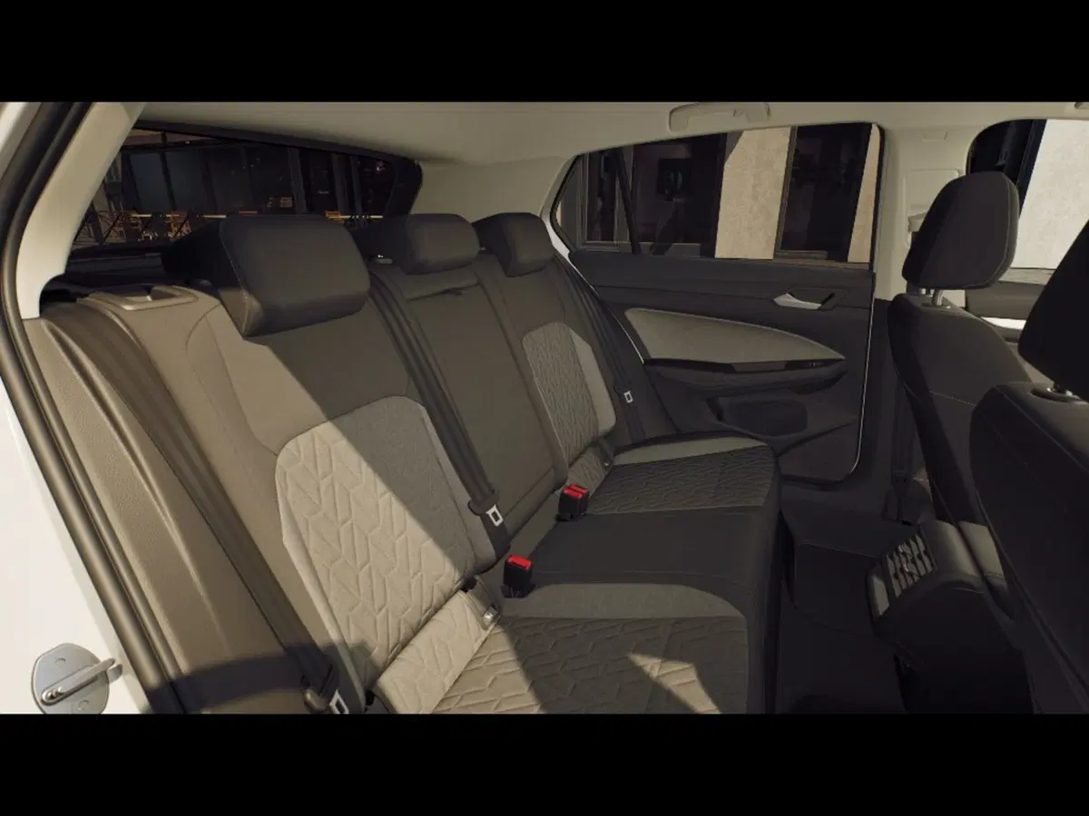 Volkswagen Golf nuova a Livorno (9)