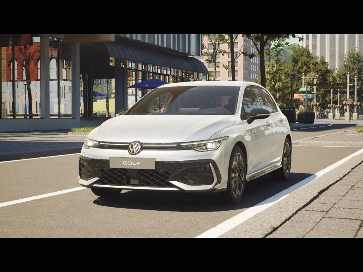 Volkswagen Golf nuova a Livorno