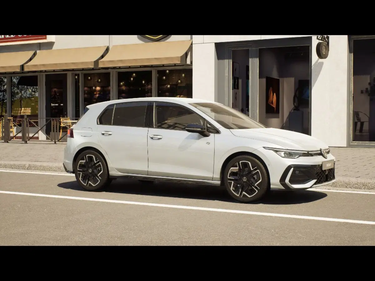 Volkswagen Golf nuova a Livorno (3)