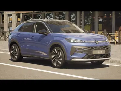 Volkswagen T-Roc 1.5 etsi Style 115cv dsg nuova a Livorno