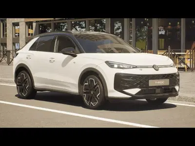 Volkswagen T-Roc 1.5 etsi R-Line 150cv dsg nuova a Livorno