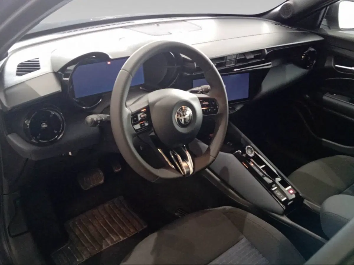 Alfa Romeo Junior usata a Siena (14)