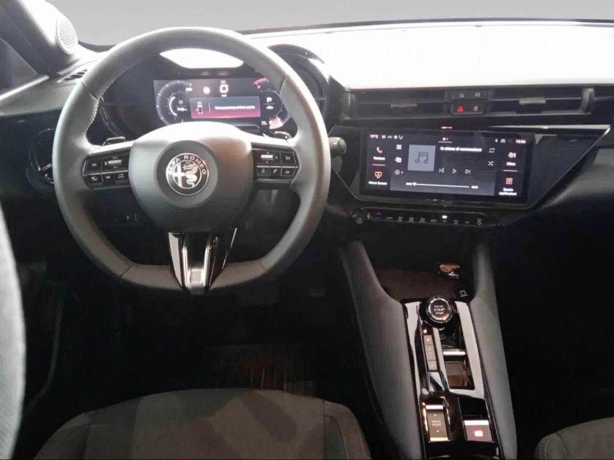 Alfa Romeo Junior usata a Siena (8)