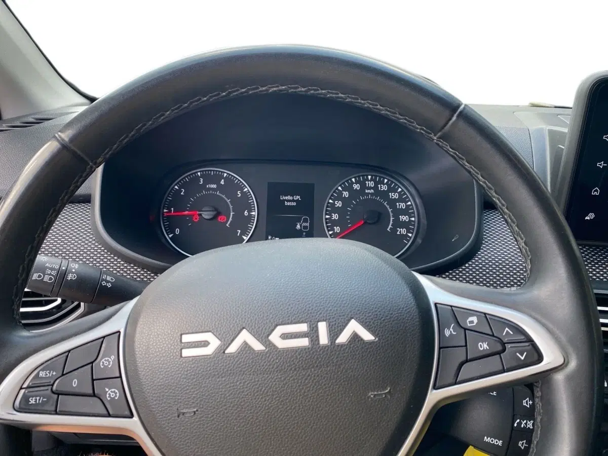 Dacia Sandero usata a Bologna (14)