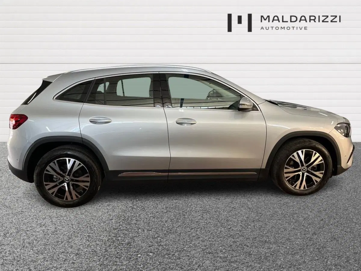 Mercedes-Benz GLA SUV usata a Bari (5)