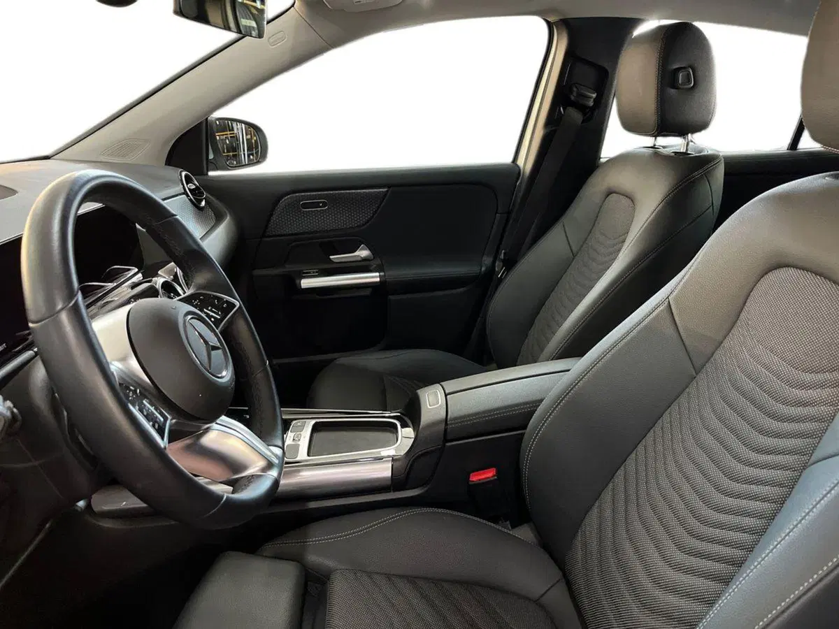 Mercedes-Benz GLA SUV usata a Bari (7)