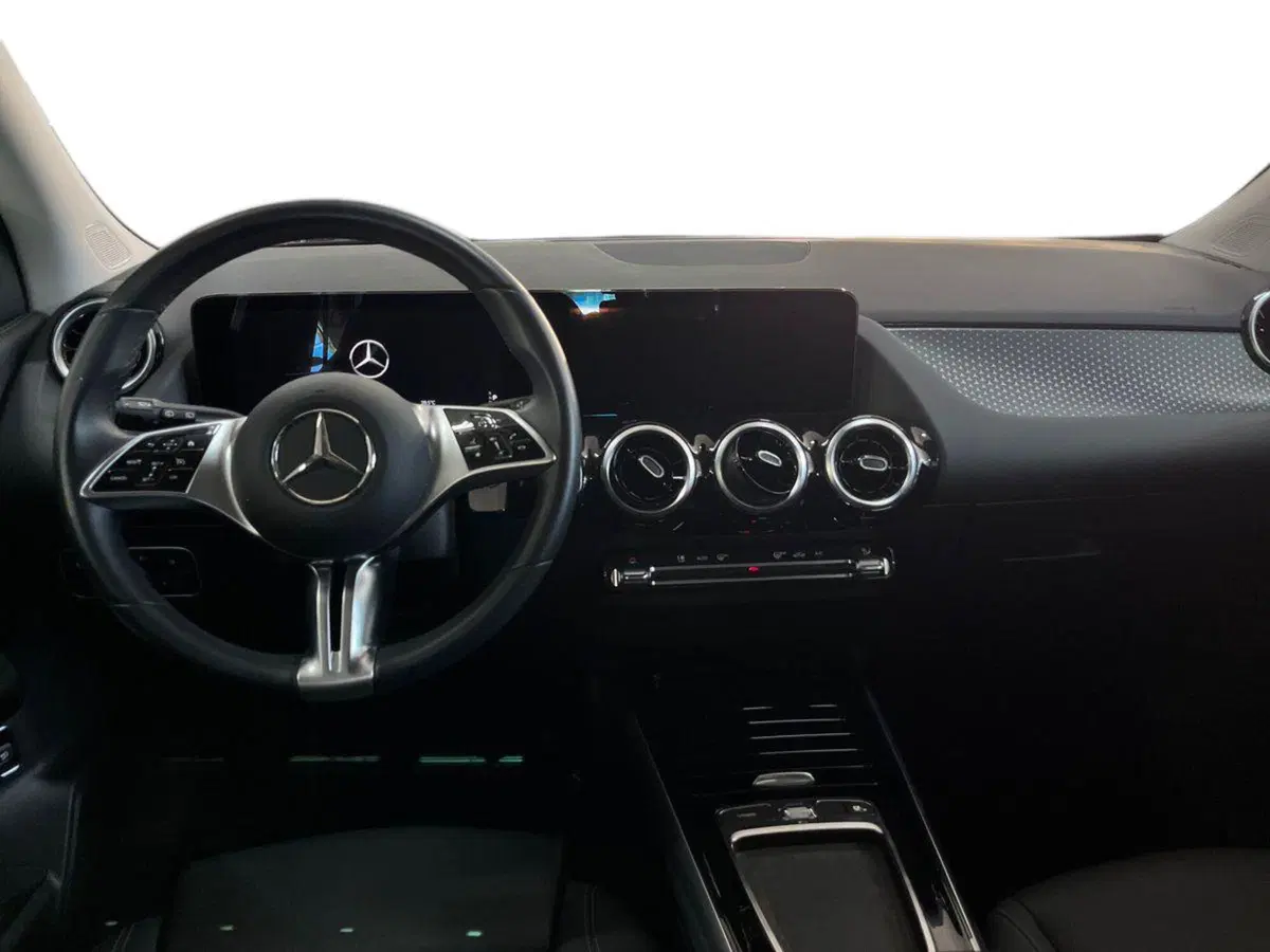Mercedes-Benz GLA SUV usata a Bari (8)