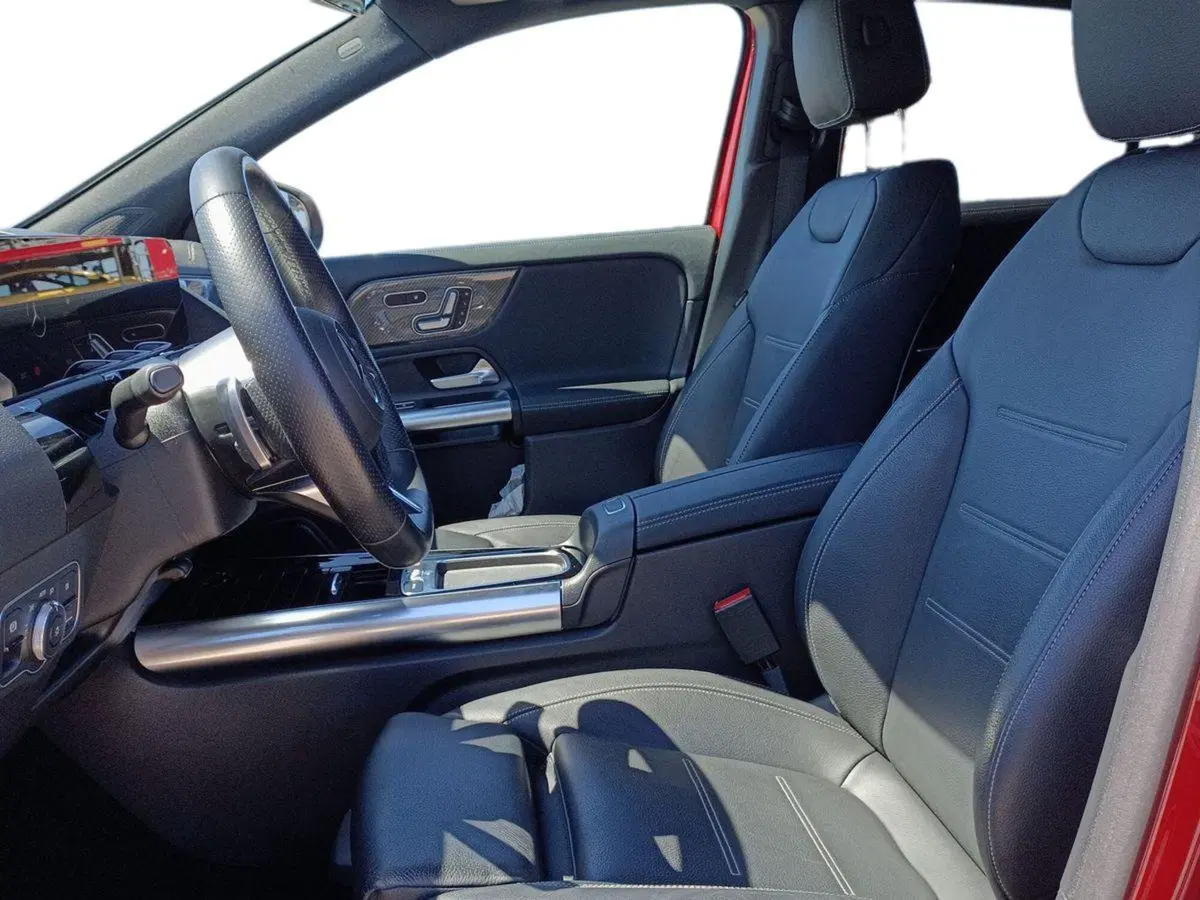 Mercedes-Benz GLA SUV usata a Bari (10)