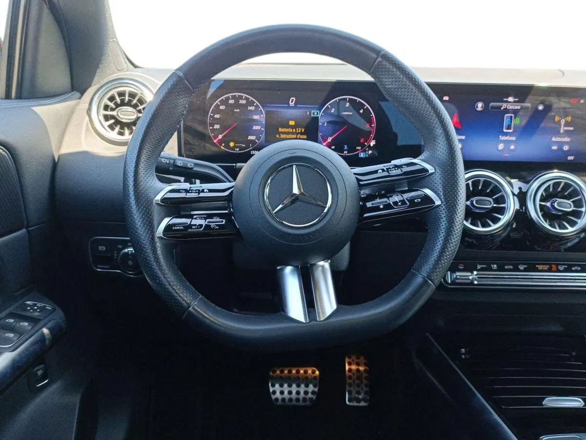 Mercedes-Benz GLA SUV usata a Bari (11)
