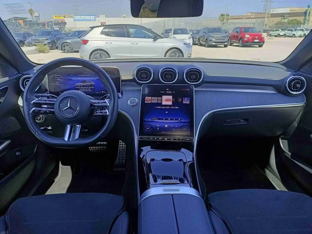 Mercedes-Benz GLA SUV usata a Bari (18)