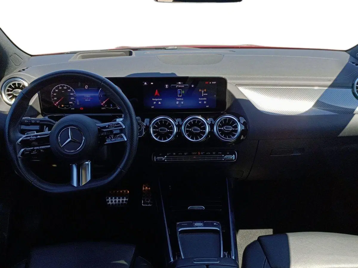 Mercedes-Benz GLA SUV usata a Bari (9)