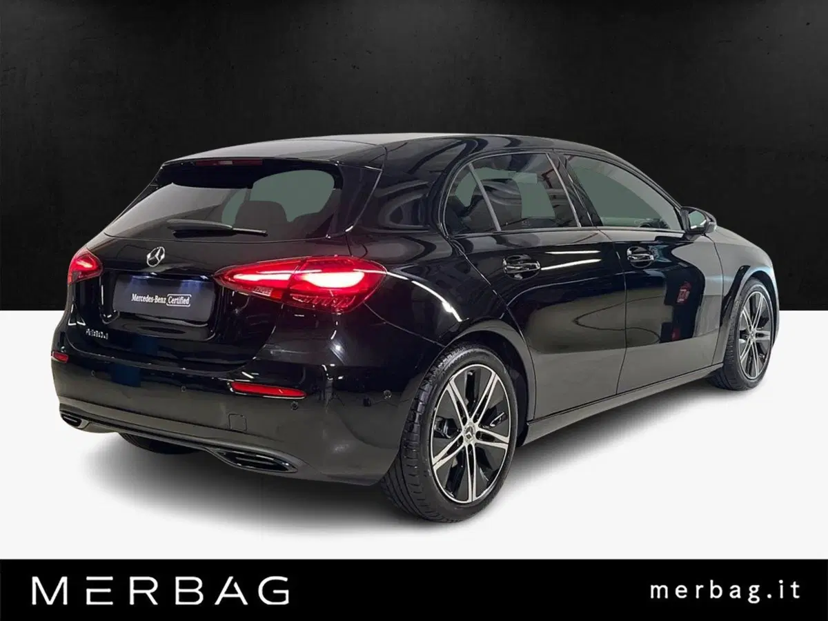 Mercedes-Benz Classe A nuova a Milano (2)