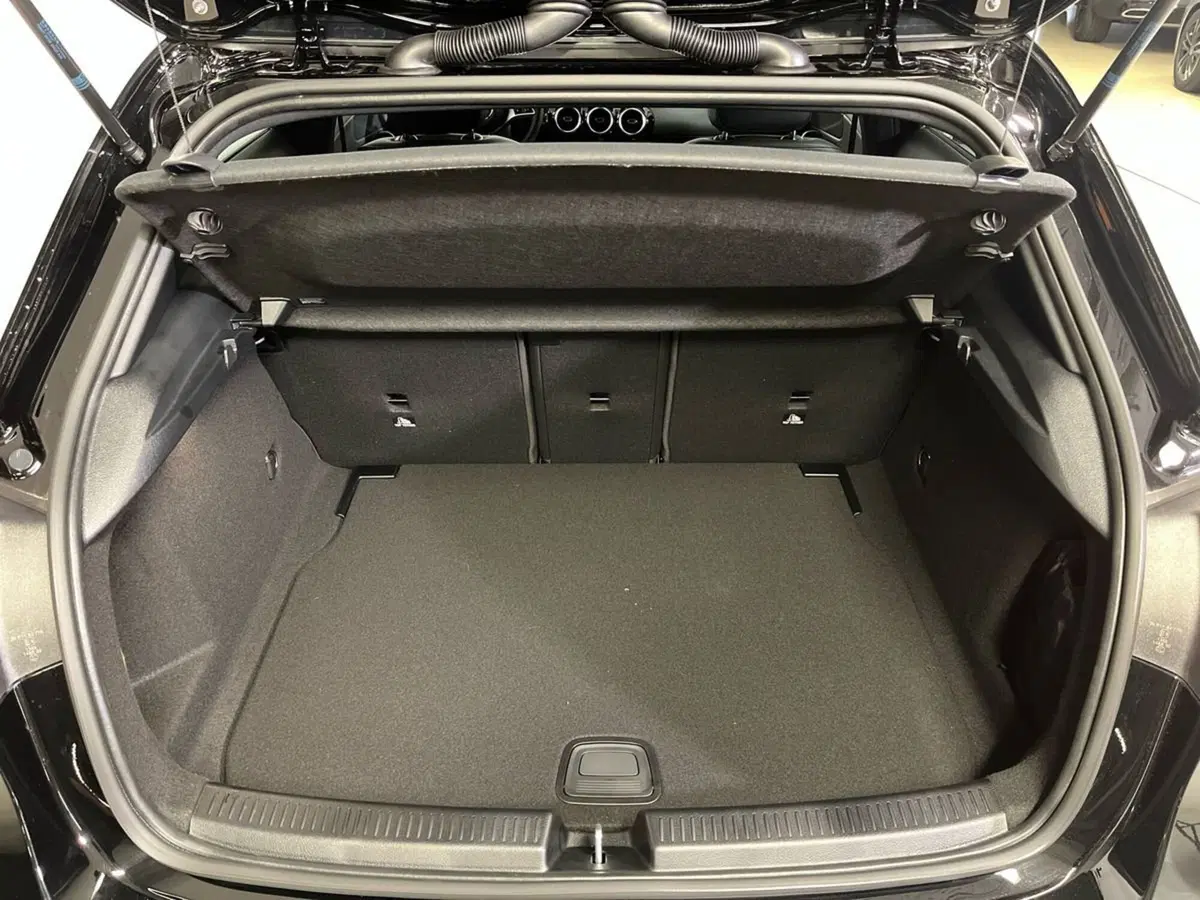 Mercedes-Benz Classe A nuova a Milano (8)