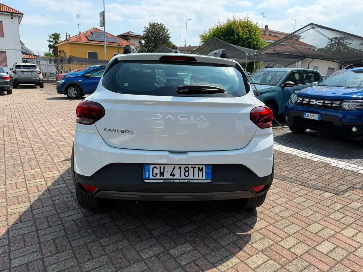 Dacia Sandero usata a Pavia (14)