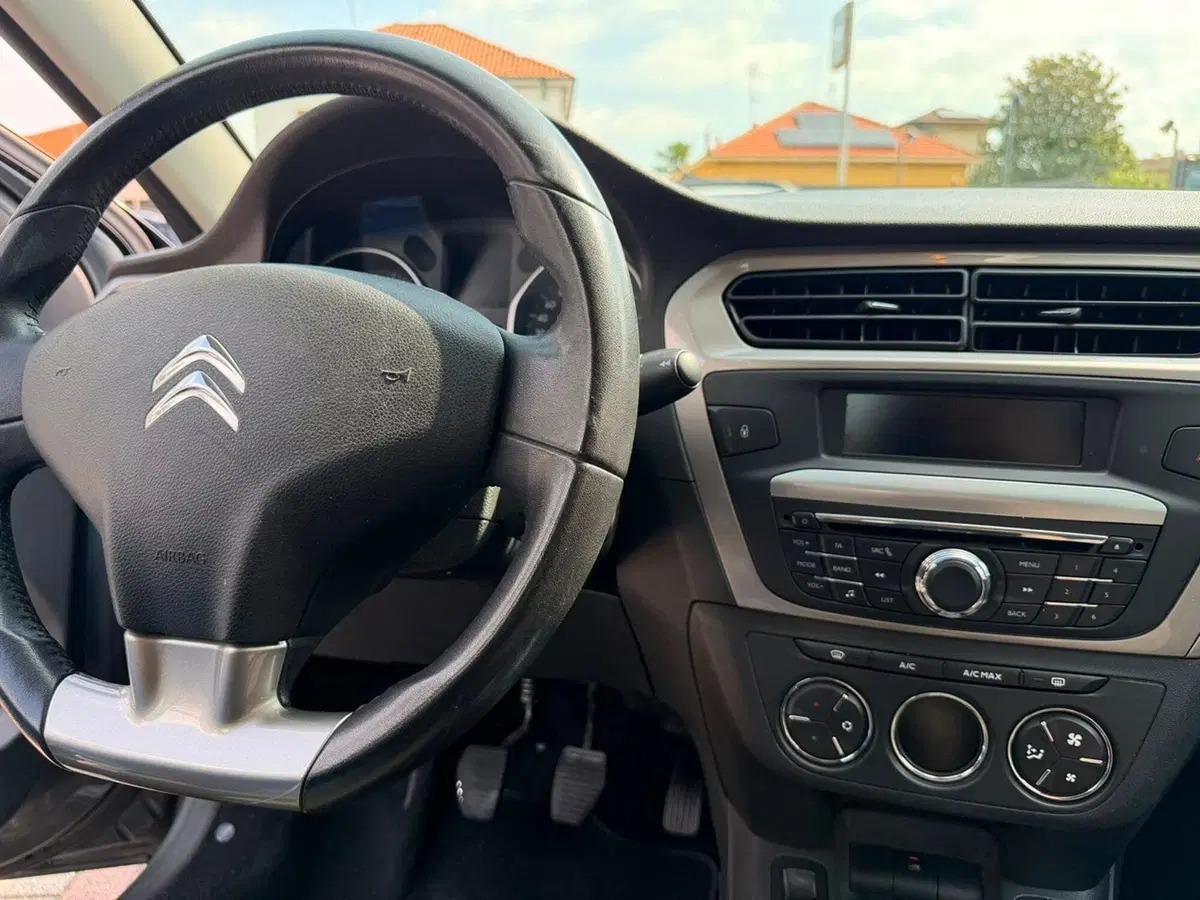 Dacia Sandero usata a Pavia (19)