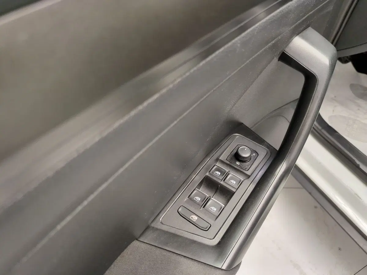 Volkswagen T-Roc usata a Avellino (11)