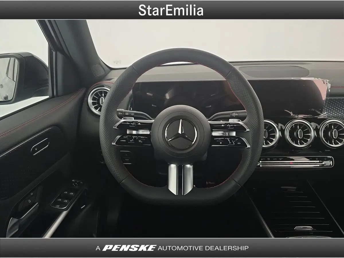 Mercedes-Benz EQB nuova a Bologna (19)