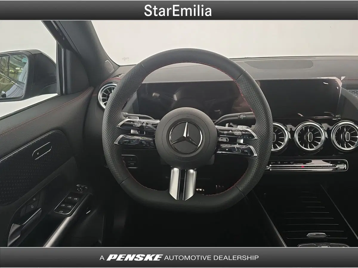 Mercedes-Benz EQA nuova a Bologna (19)