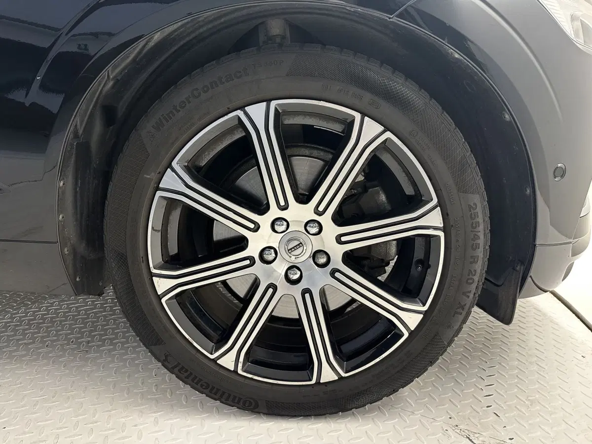 Volvo XC60 usata a Bergamo (9)