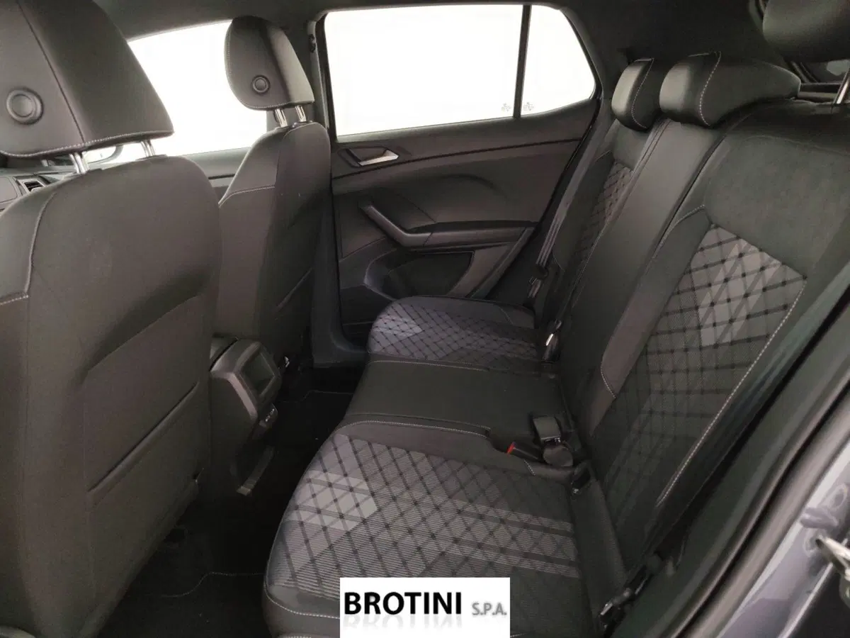 Volkswagen T-Cross usata a Massa-Carrara (10)
