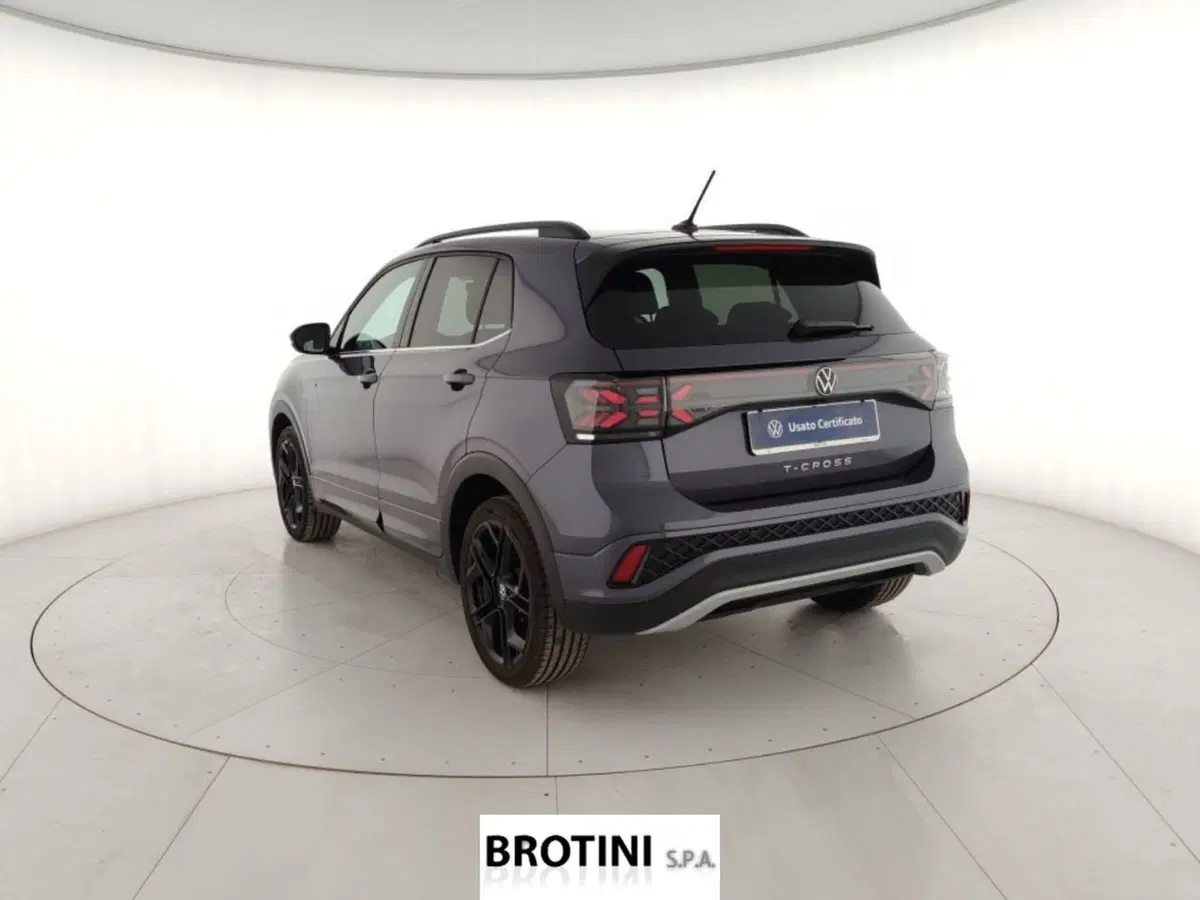 Volkswagen T-Cross usata a Massa-Carrara (2)
