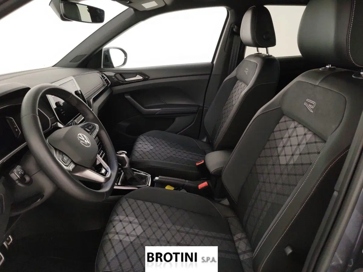 Volkswagen T-Cross usata a Massa-Carrara (7)