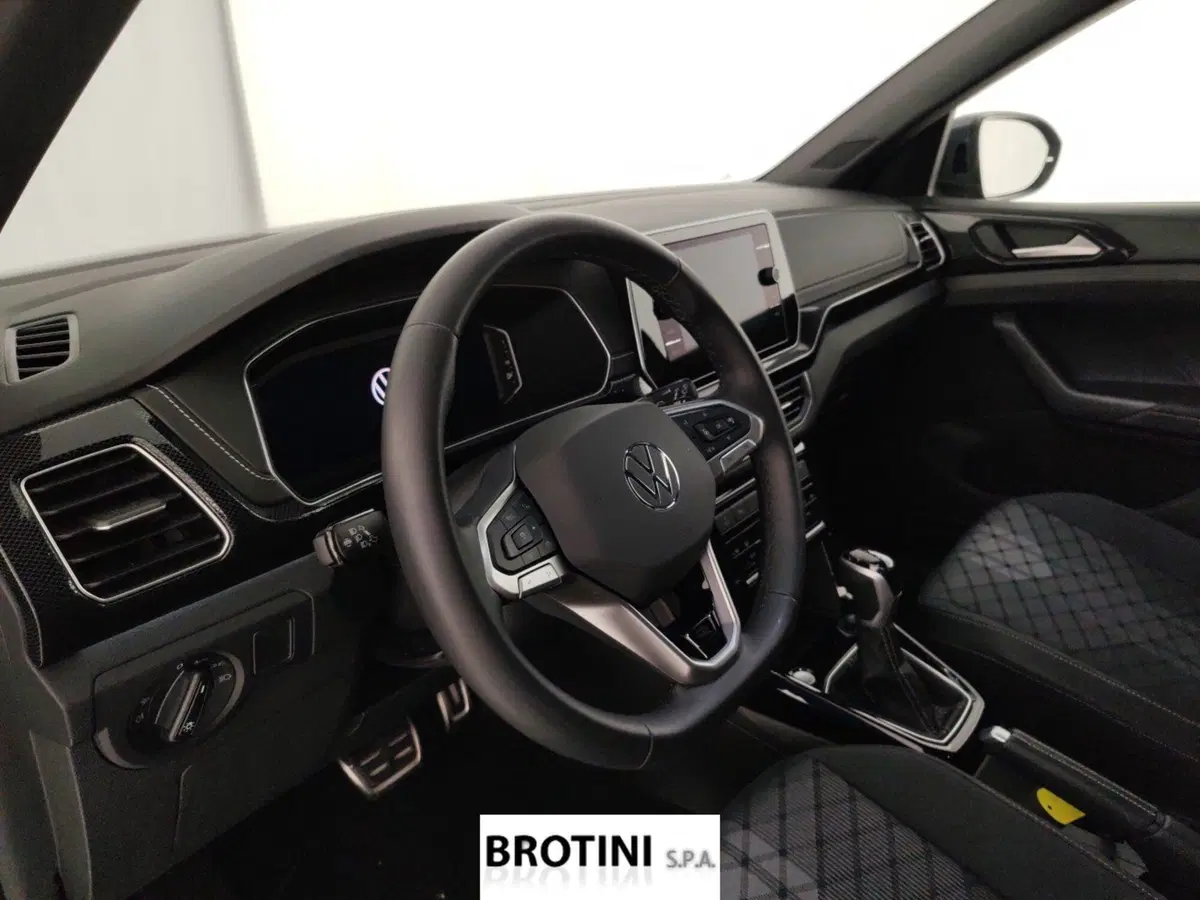 Volkswagen T-Cross usata a Massa-Carrara (8)