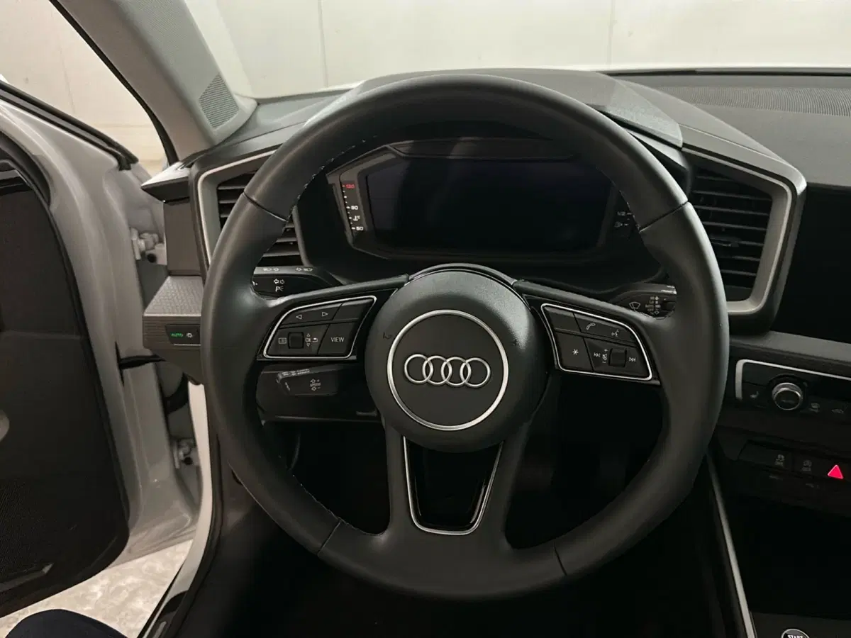 Audi A1 Sportback usata a Napoli (11)