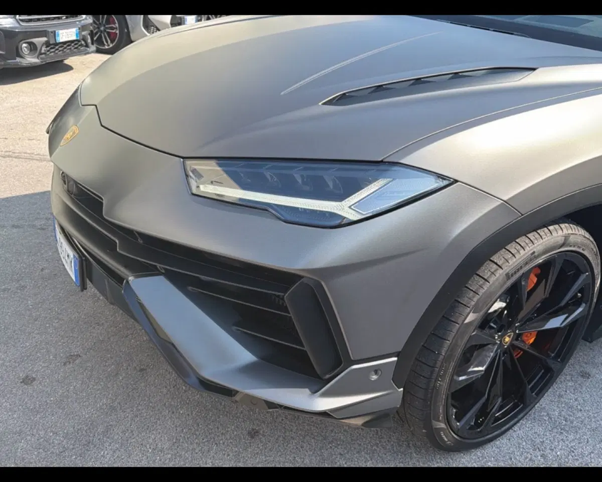 Lamborghini Urus usata a Caserta (10)